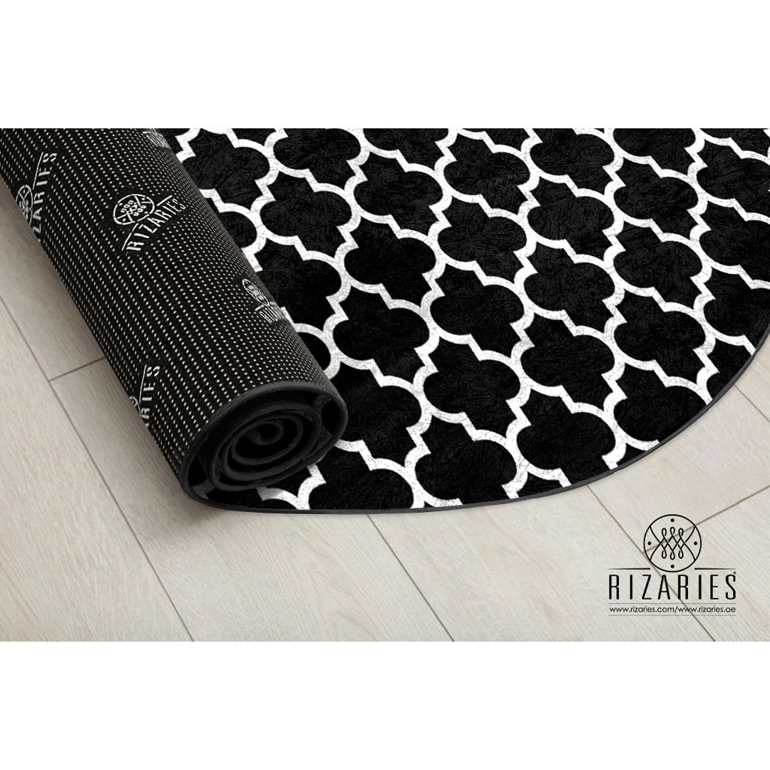 Black Quatrefoil Round Centerpiece (Rug)
