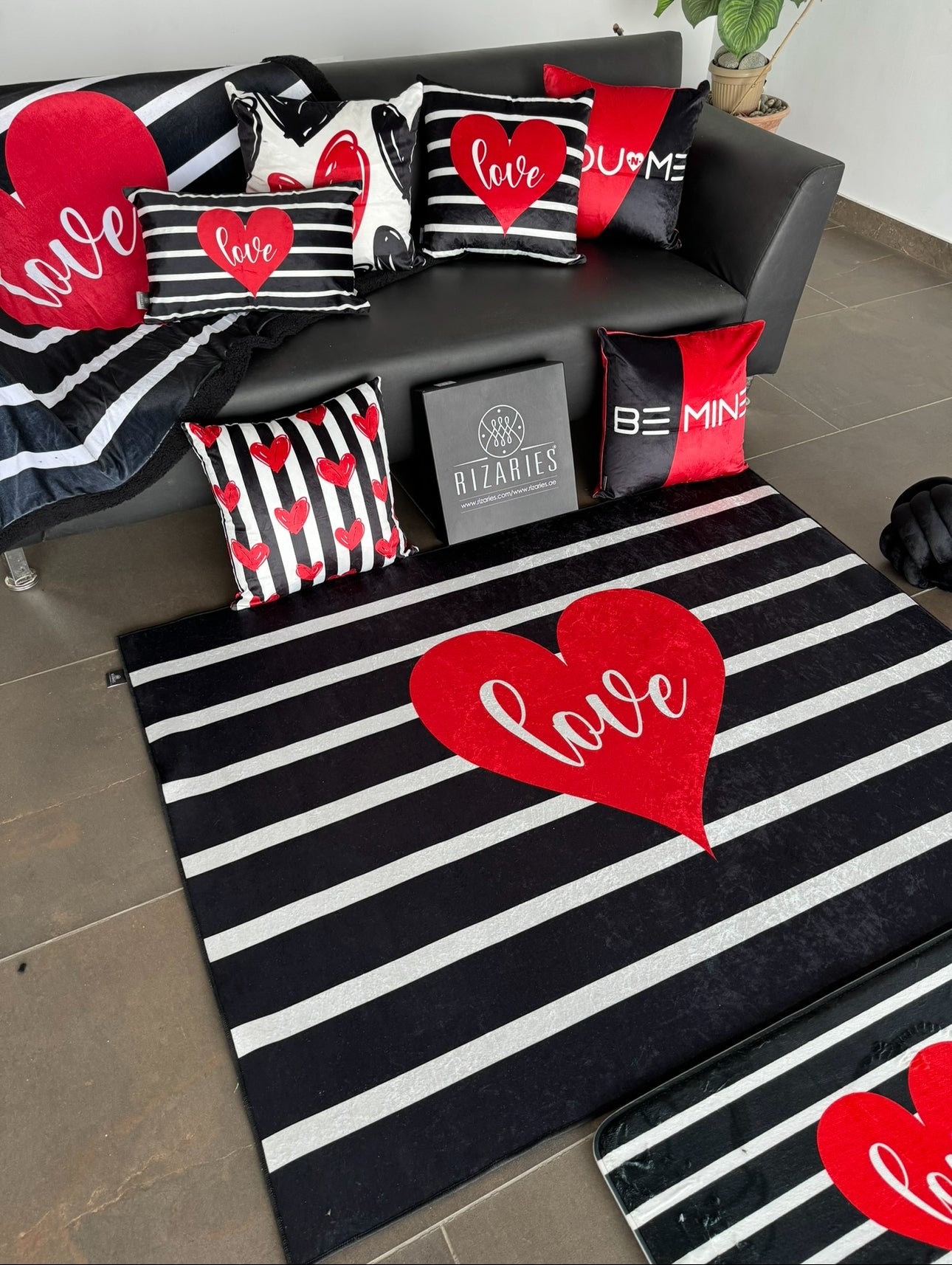 Black White Love Centerpiece (Rug)