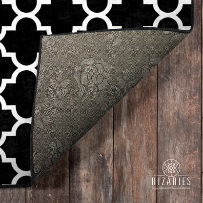 Black Quatrefoil Centerpiece (Rug)