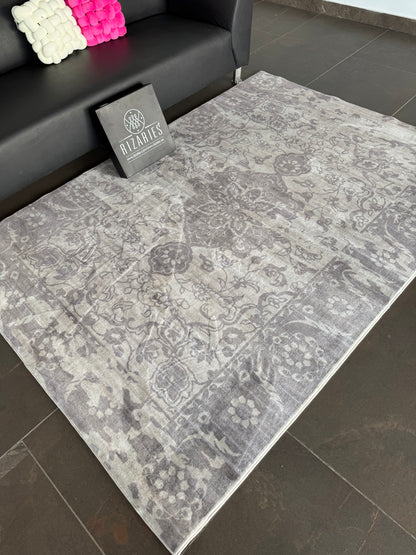 Supersoft Traditional Grey Luxury Centerpiece (Rug)