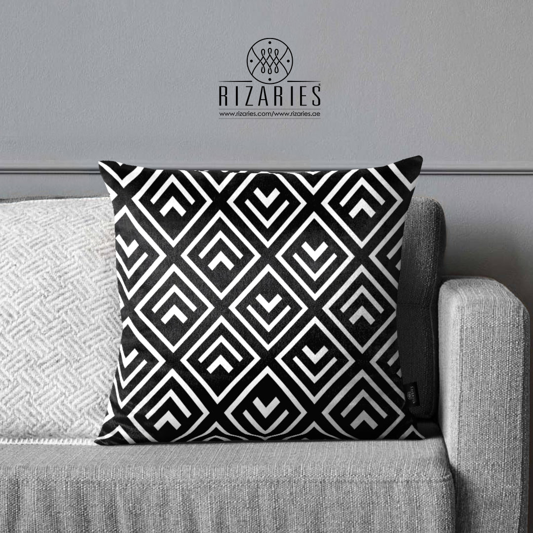 SuperSoft Black White Diamond Maze