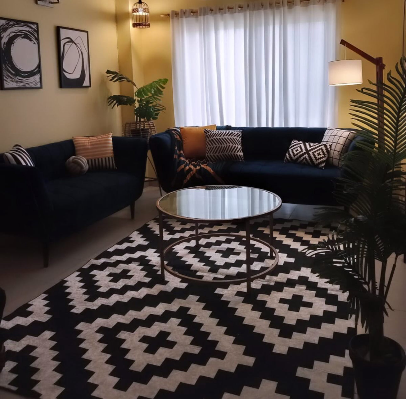 Black and White Geometric Centerpiece (Rug)