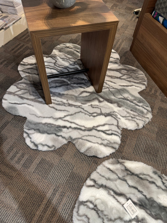 SuperSoft Grey Skin Imitation Fur Flower Mat