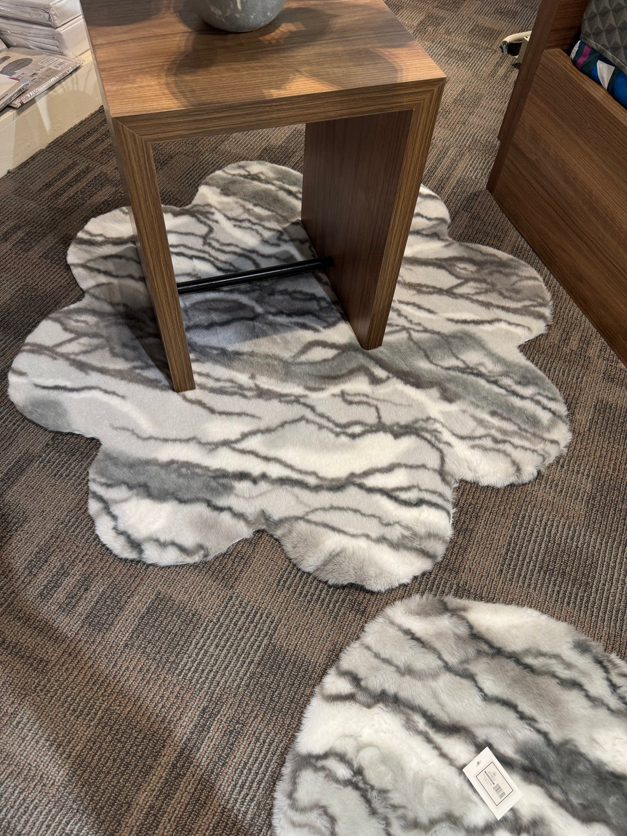 SuperSoft Grey Skin Imitation Fur Flower Mat