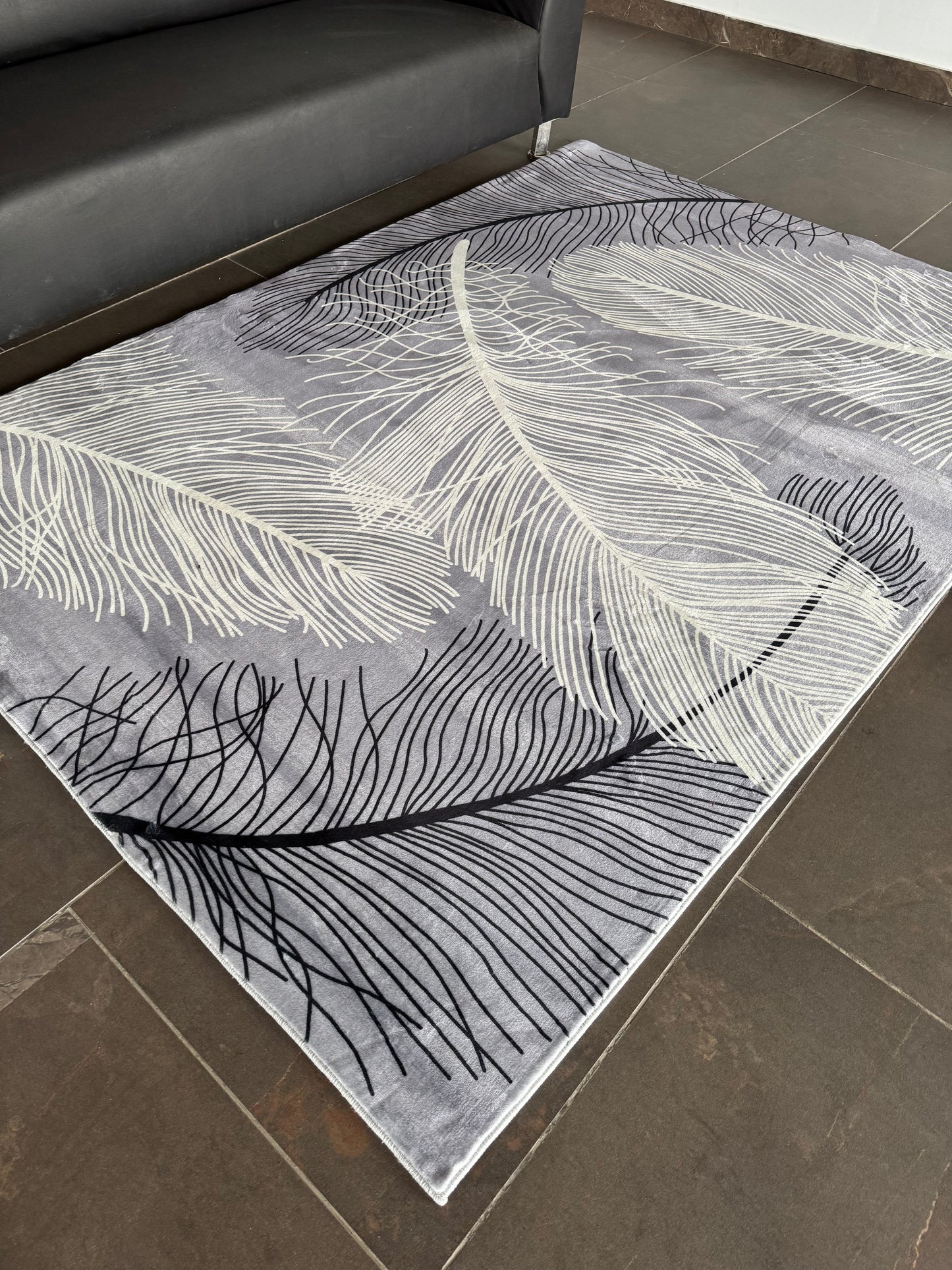 Supersoft Modern Feather Luxury Centerpiece (Rug)