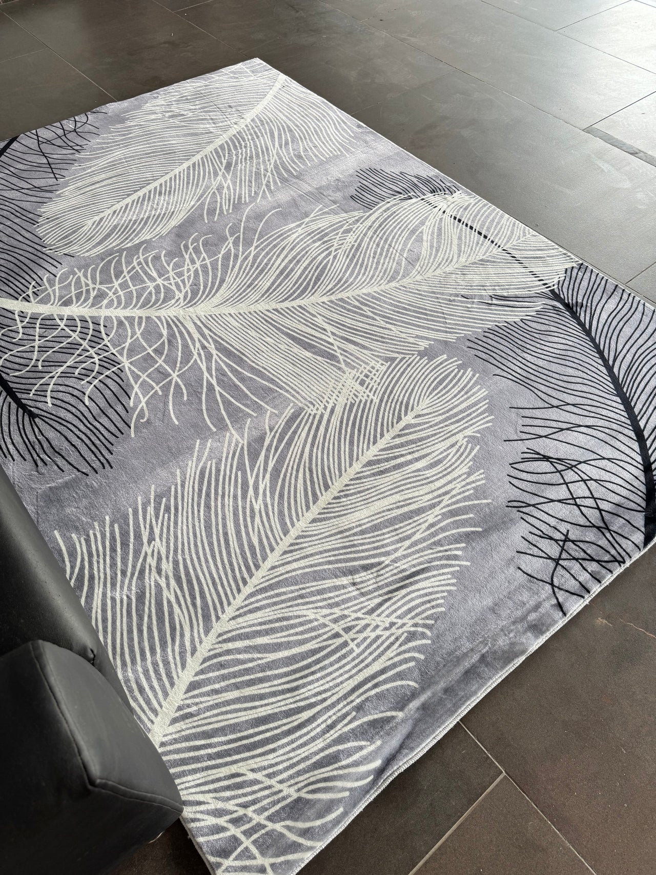 Supersoft Modern Feather Luxury Centerpiece (Rug) (CLEARANCE SALE)