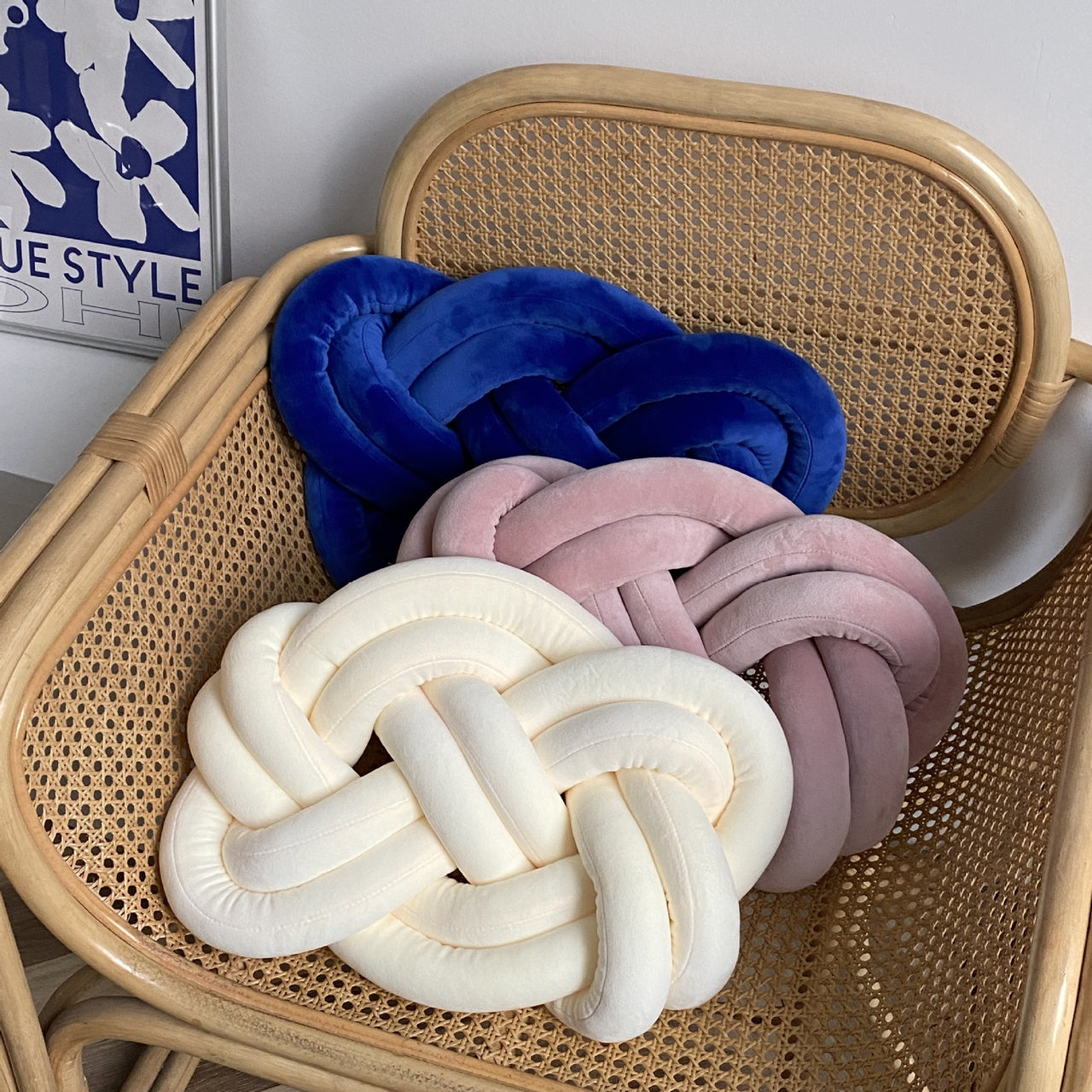 Soft Big Knotted Cushion 30x45 CM