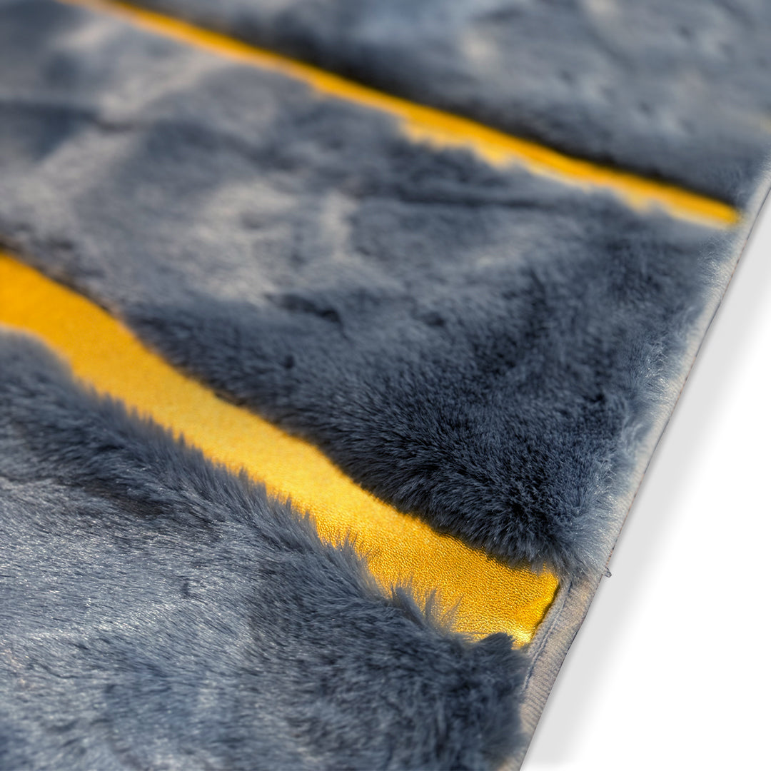 SuperSoft Plain Fur with Gold Centerpiece (Rug)