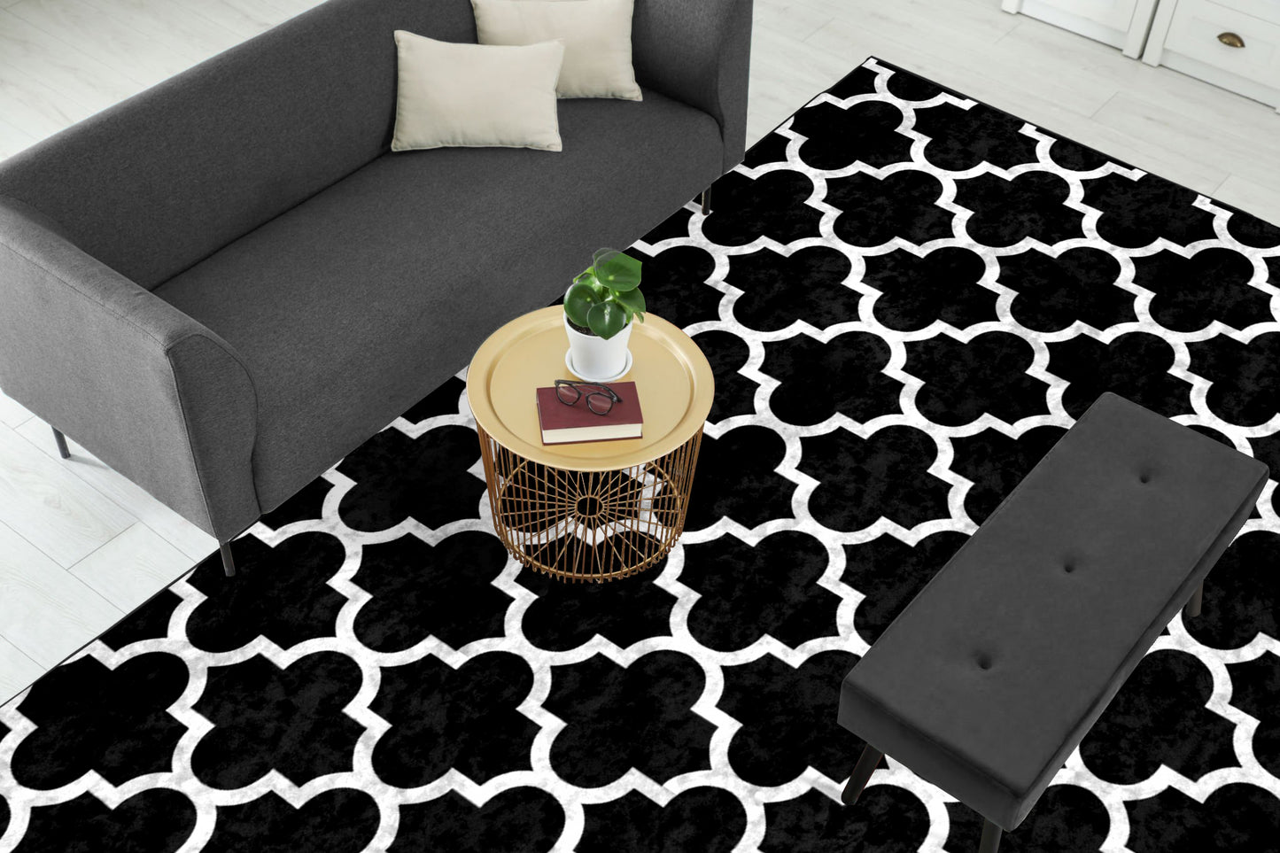 Black Quatrefoil Centerpiece (Rug)