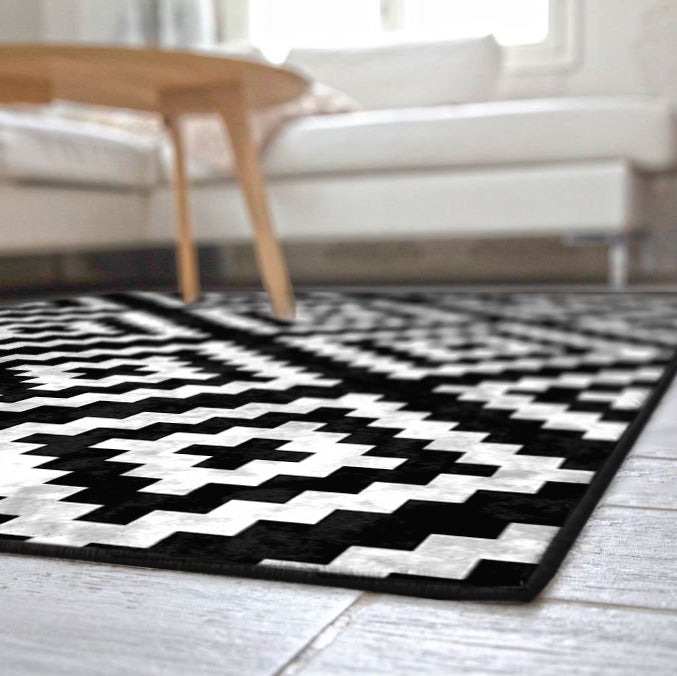 Black and White Geometric Centerpiece (Rug)