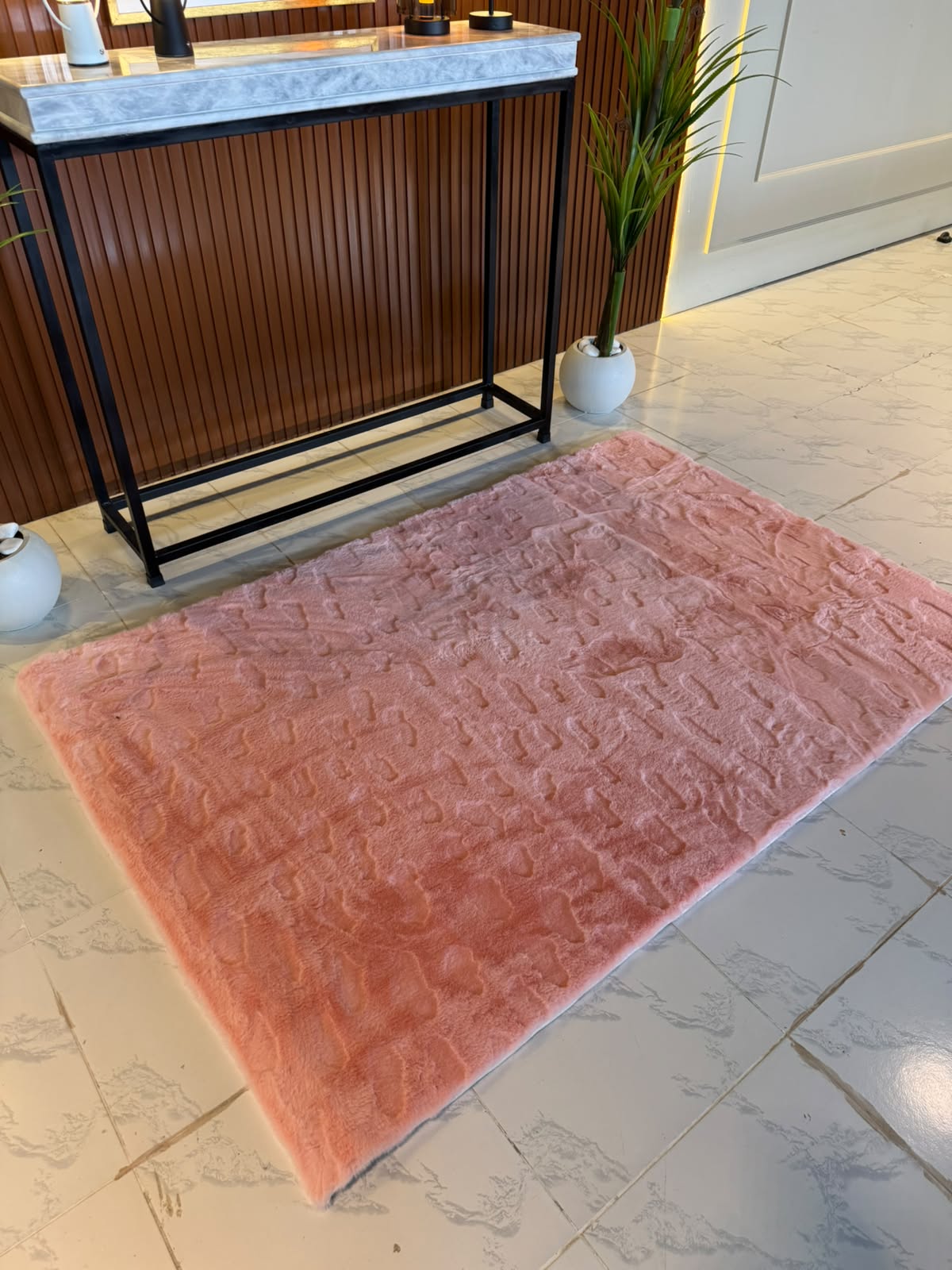 SuperSoft Cloud Stone Fur Centerpiece (Rug)