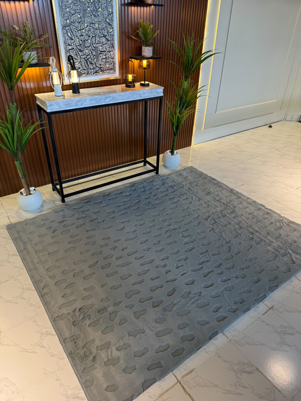 SuperSoft Cloud Stone Fur Centerpiece (Rug)