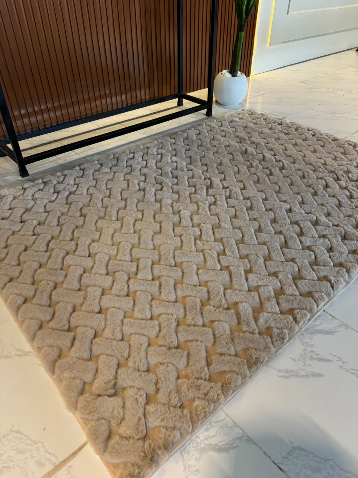 SuperSoft Brick Pattern Fur Centerpiece (Rug)