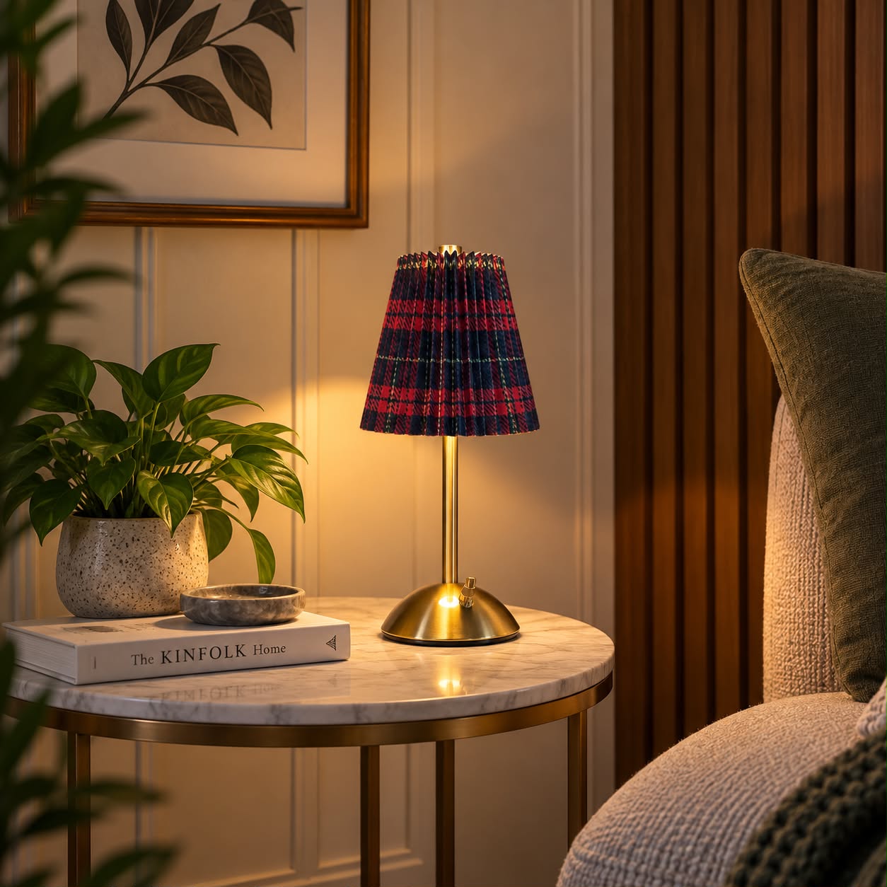 Red Floral Glow Desk Lamp