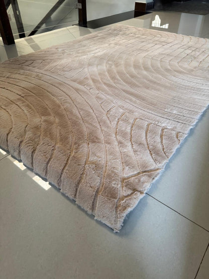 Luxe Curve Soft Rug