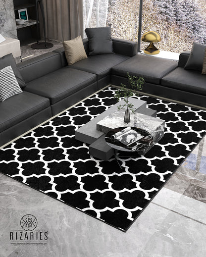 Black Quatrefoil Centerpiece (Rug)