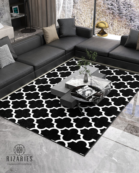 Black Quatrefoil Centerpiece (Rug)