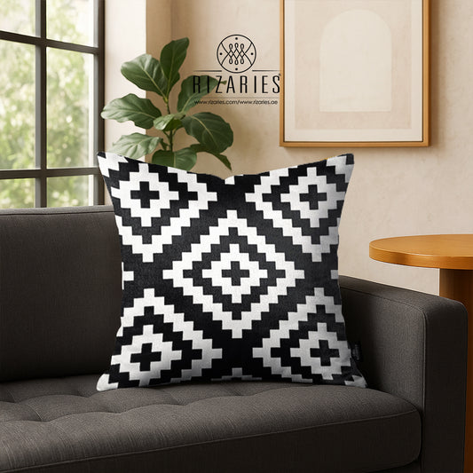 SuperSoft Black & White ZigZag Abstract