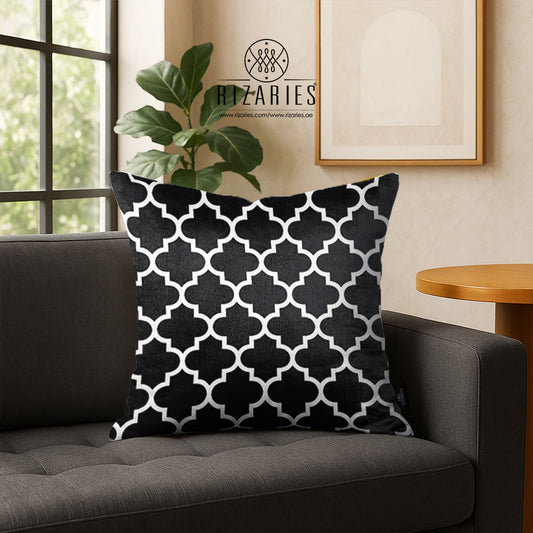 SuperSoft Black & White Quatrefoil