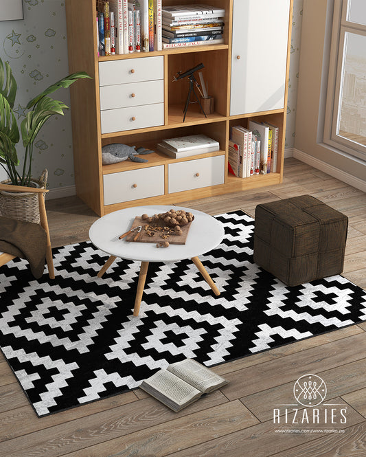 Black and White Geometric Centerpiece (Rug)