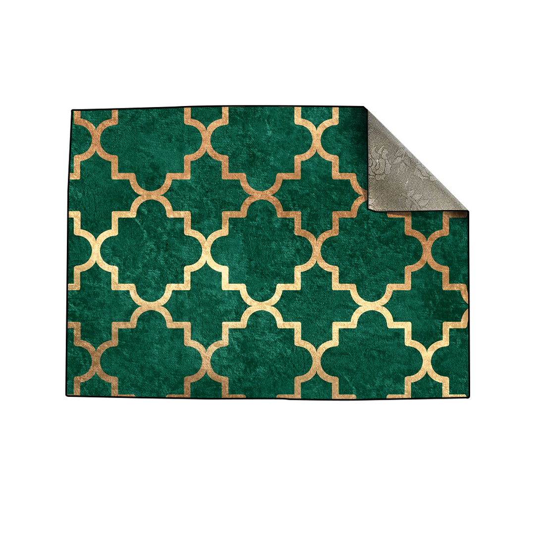 Green Quatrefoil Centerpiece (Rug)