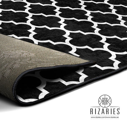 Black Quatrefoil Centerpiece (Rug)