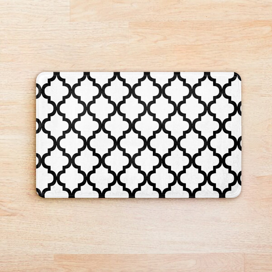 Super Soft White and Black Quatrefoil Door Mat