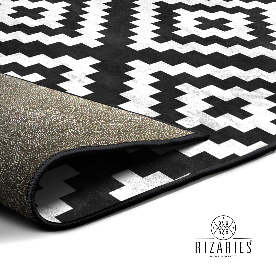 Black and White Geometric Centerpiece (Rug)